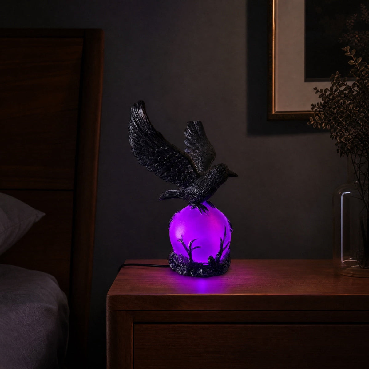 Gothic Mysterious Crow LED Light Luminous Sculpture, Resin Gothic Home Decor Accent, Raven Lamp for Halloween Gift, Bedroom Bedside, Living Room