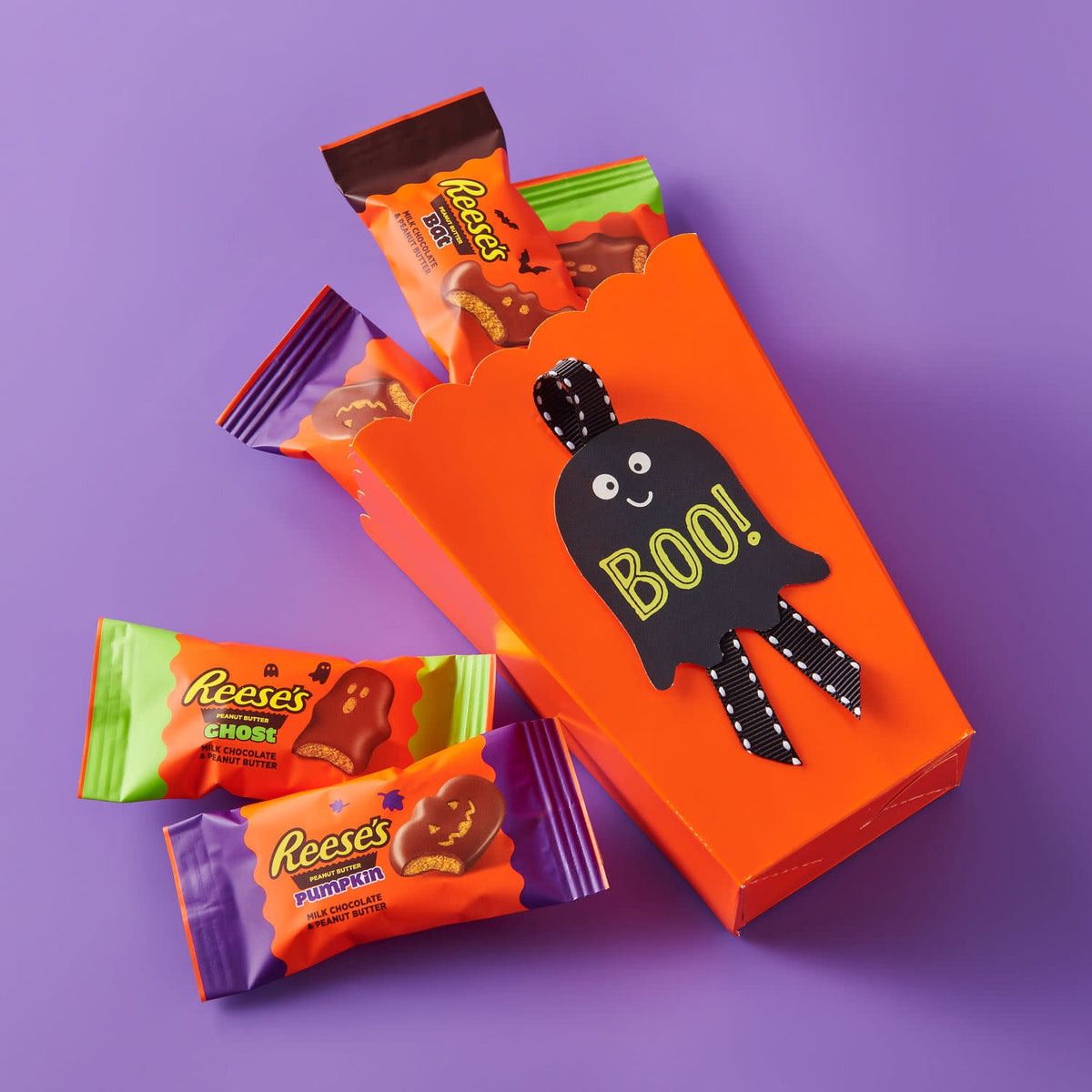 Reese's Assorted Milk Chocolate Snack Size Peanut Butter Shapes, Halloween Candy Bag, 9 oz