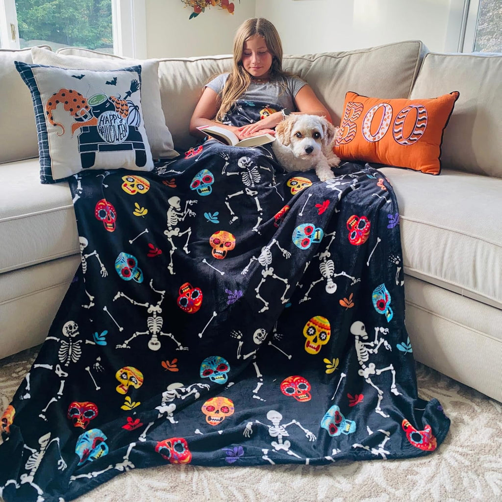 Serafina Home Halloween Throw Blanket: Fuzzy Boo! Jack O'Lantern Spider Webs Skull and Black Cats Print on Velvet Fleece for Sofa Bed Couch Chair Dorm