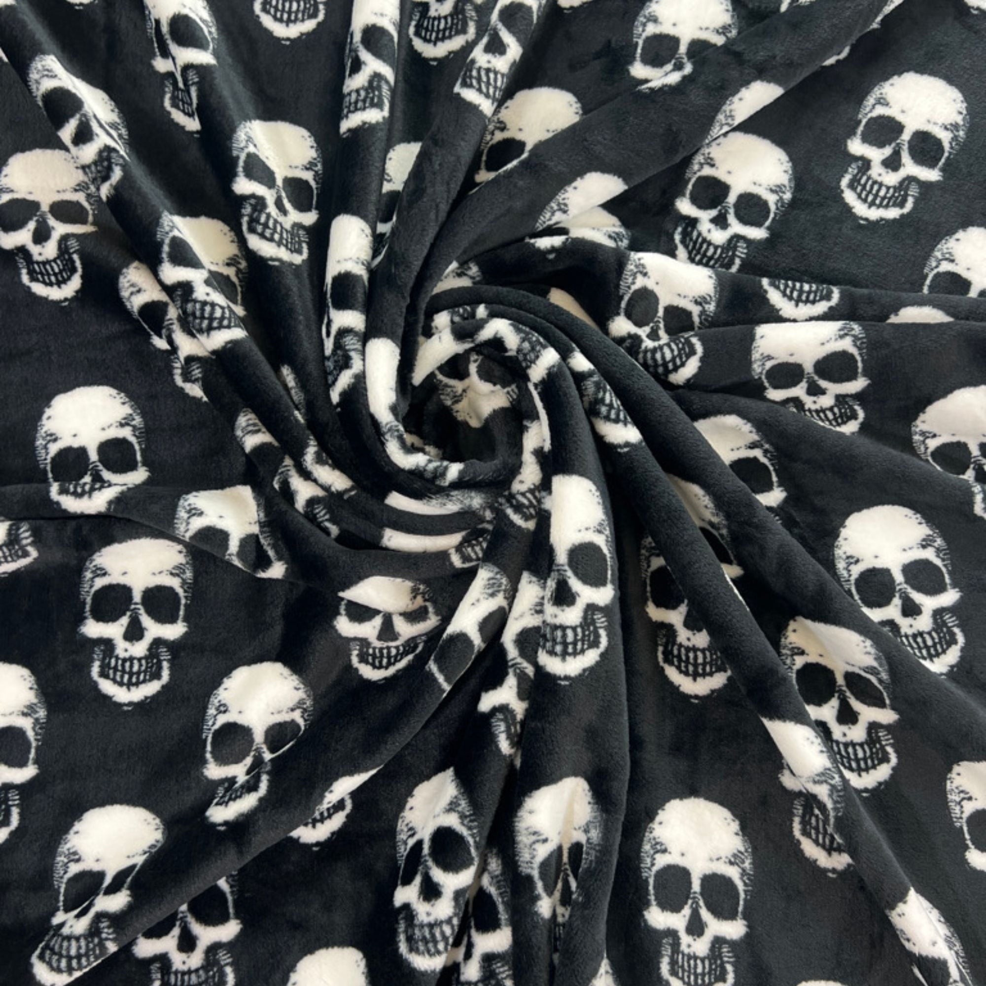 Serafina Home Halloween Throw Blanket: Fuzzy Boo! Jack O'Lantern Spider Webs Skull and Black Cats Print on Velvet Fleece for Sofa Bed Couch Chair Dorm
