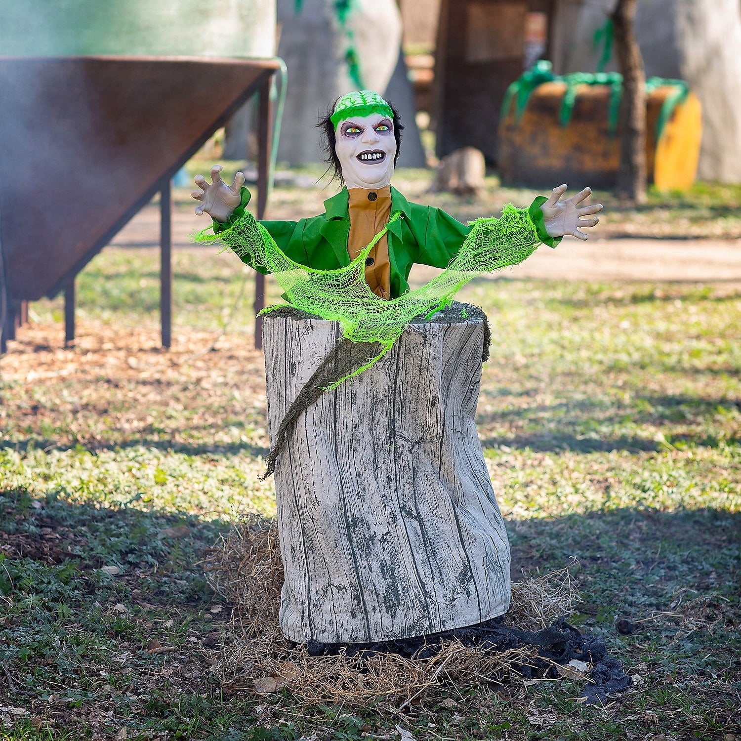 Fun Express 3 ft. Lifesize Creepy Man Jumping from Tree Animated Prop