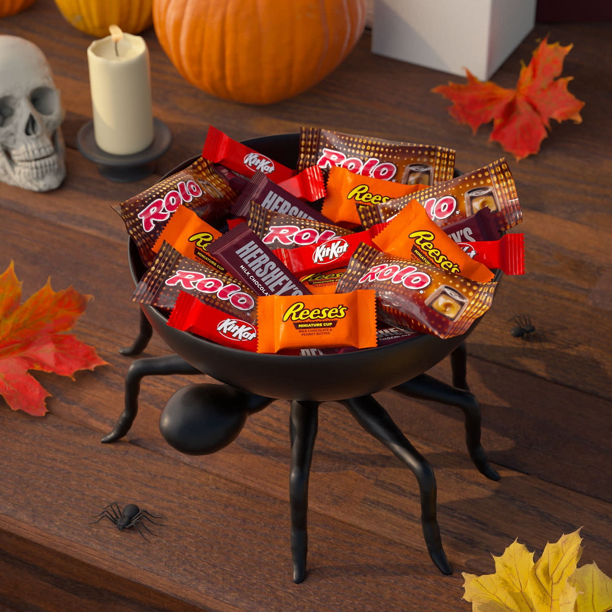 Hershey Assorted Chocolate, Halloween Candy Variety Bag, 8.76 oz (30 Pieces)