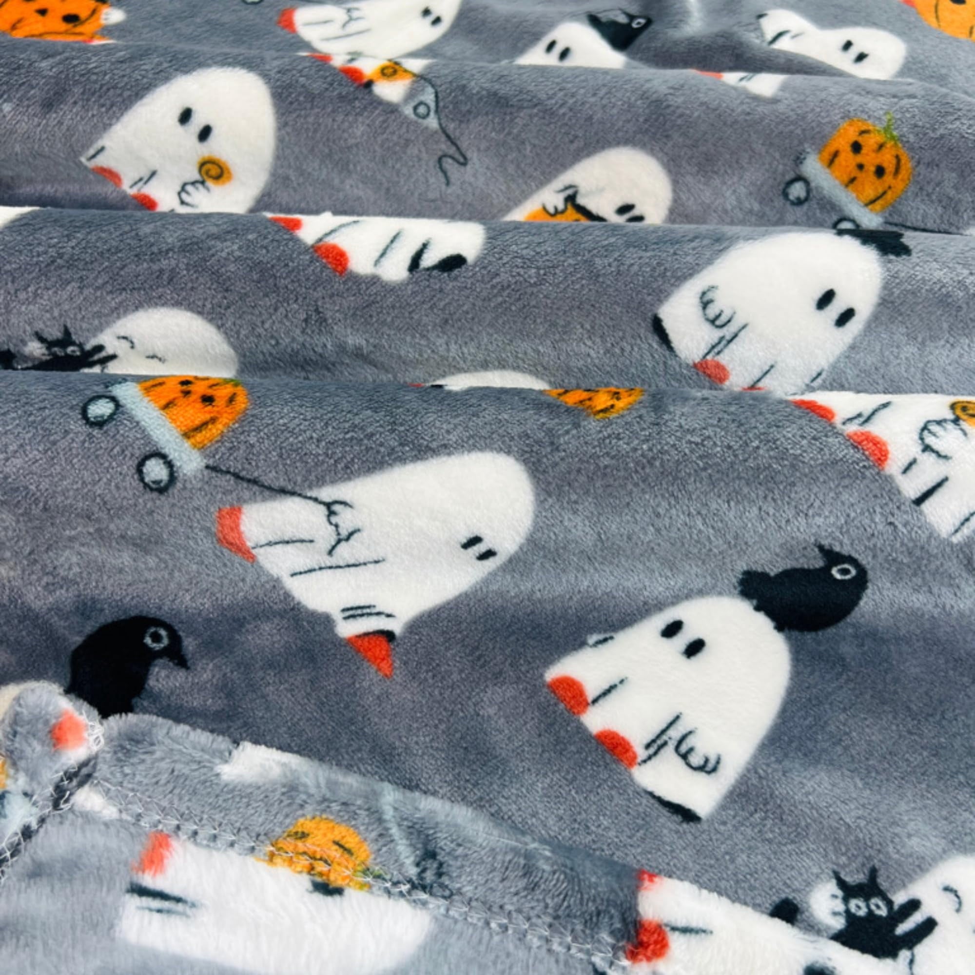 Serafina Home Halloween Throw Blanket: Fuzzy Boo! Jack O'Lantern Spider Webs Skull and Black Cats Print on Velvet Fleece for Sofa Bed Couch Chair Dorm