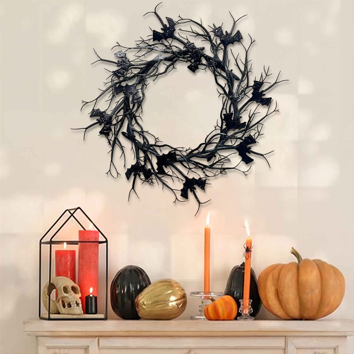 WWC Halloween Wreath, 18 inch Black Bats and Bare Branch Wreath, Gothic Halloween Decor Twig Wreath for Halloween Party Front Door Porch and Fireplace