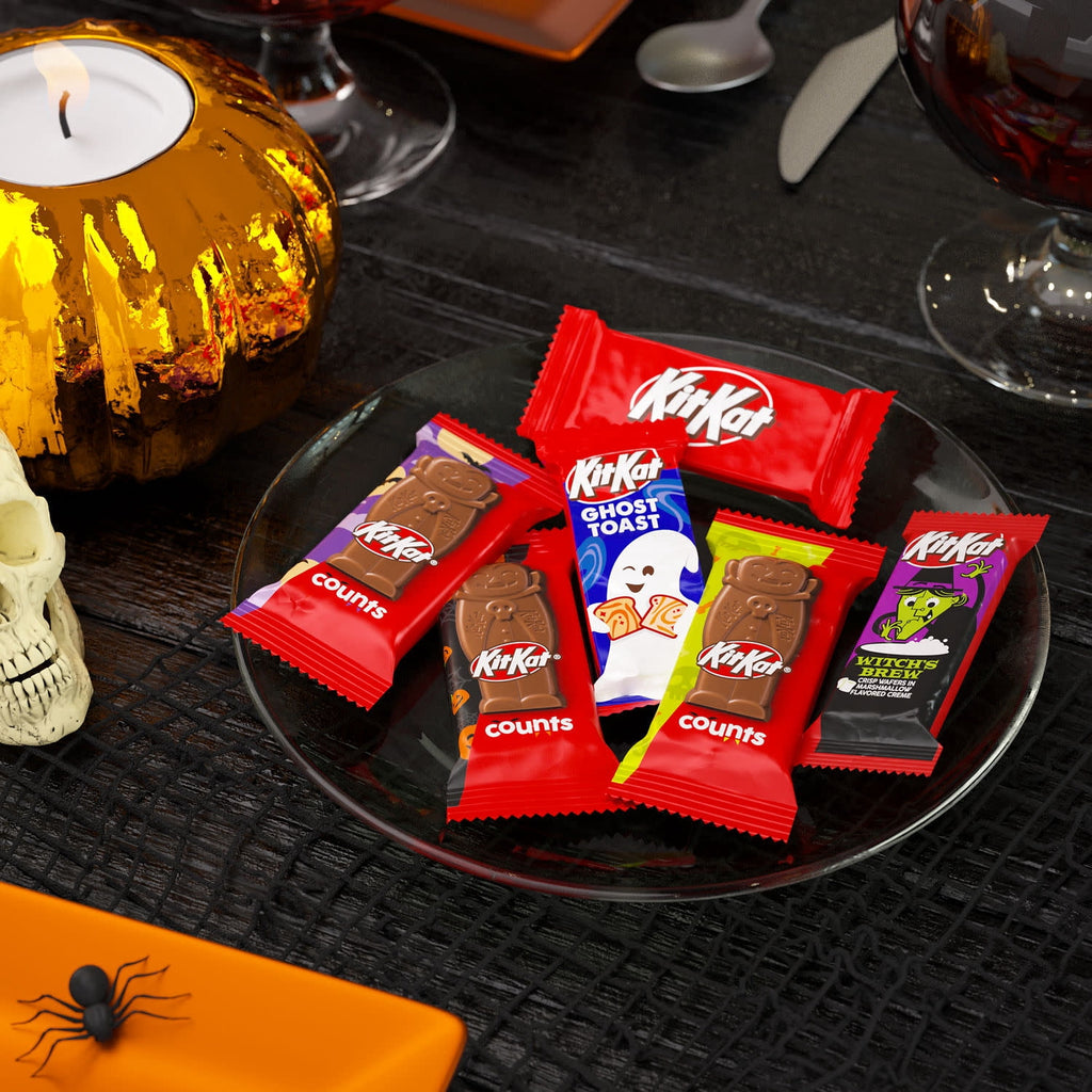 Kit Kat Assorted Flavored Wafer Snack Size, Halloween Candy Bulk Bag, 30.2 oz (60 Pieces)