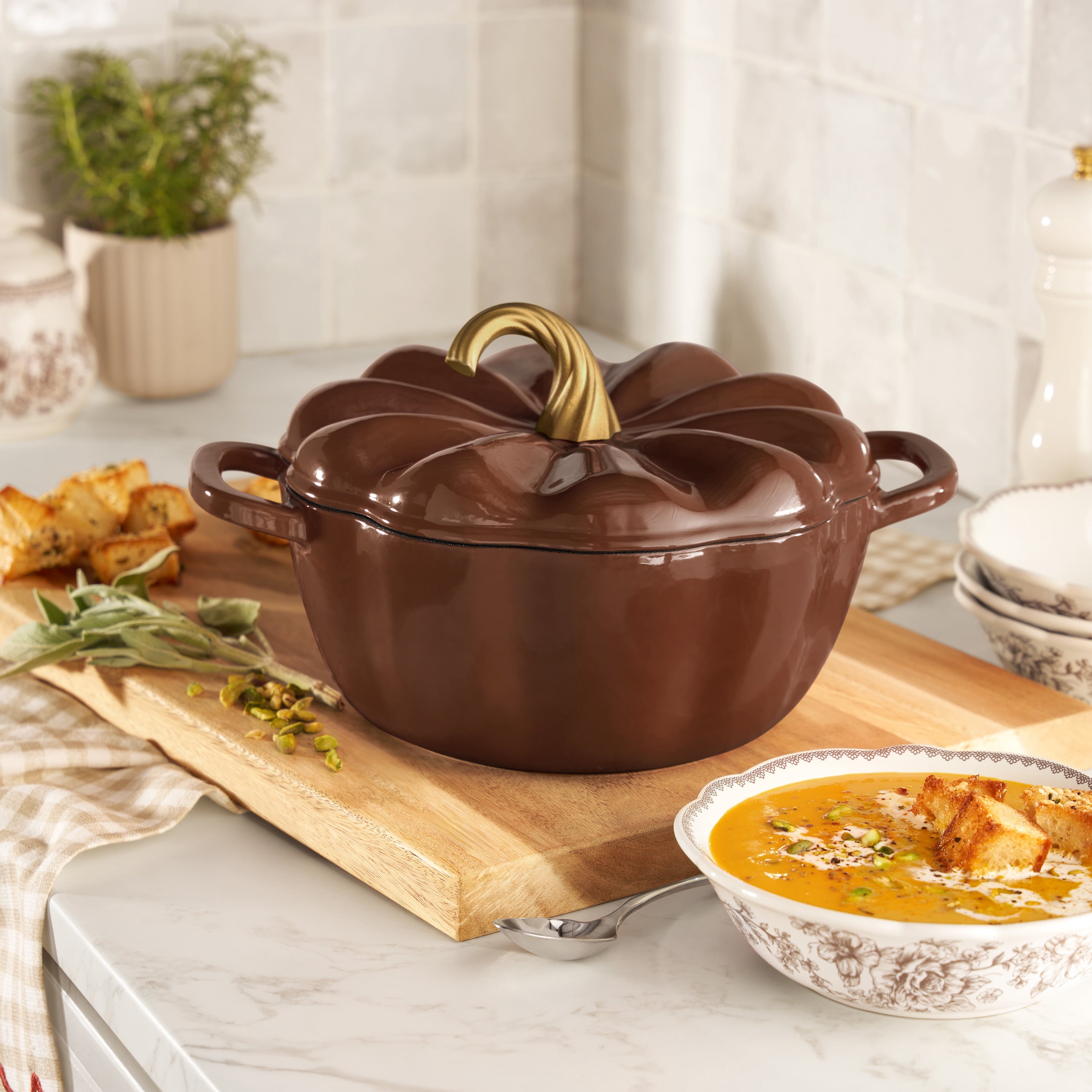 The Pioneer Woman 3.5-Quart Pumpkin Enameled Cast Iron Dutch Oven, Linen