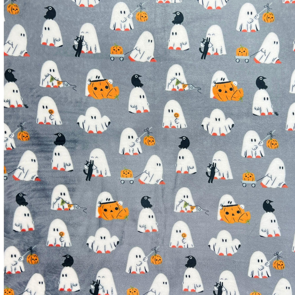 Serafina Home Halloween Throw Blanket: Fuzzy Boo! Jack O'Lantern Spider Webs Skull and Black Cats Print on Velvet Fleece for Sofa Bed Couch Chair Dorm