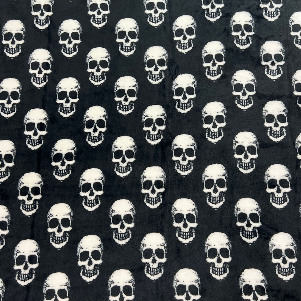 Serafina Home Halloween Throw Blanket: Fuzzy Boo! Jack O'Lantern Spider Webs Skull and Black Cats Print on Velvet Fleece for Sofa Bed Couch Chair Dorm