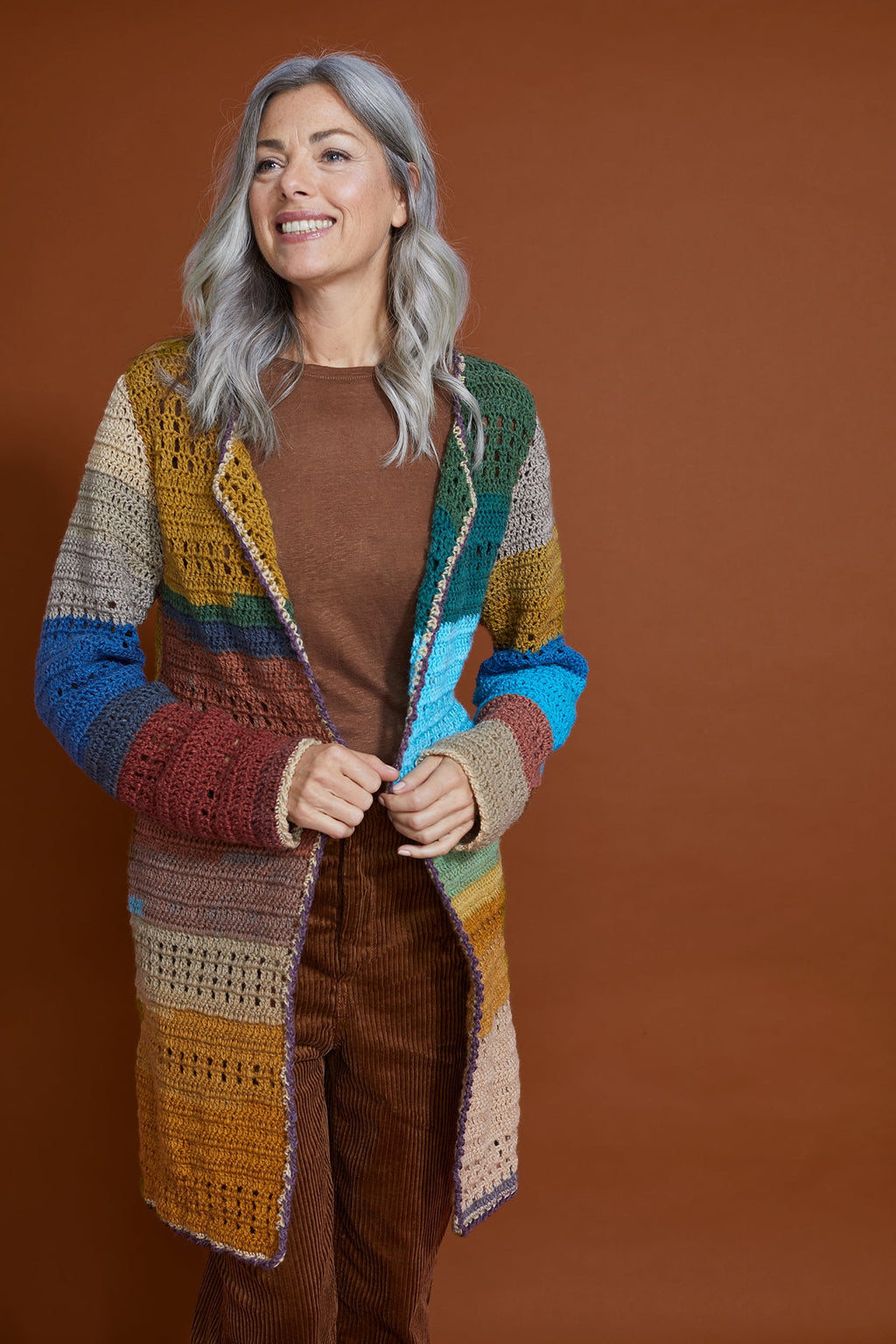 Lion Brand Yarn Mandala Groot Self-Striping Light Acrylic Multi-color Yarn