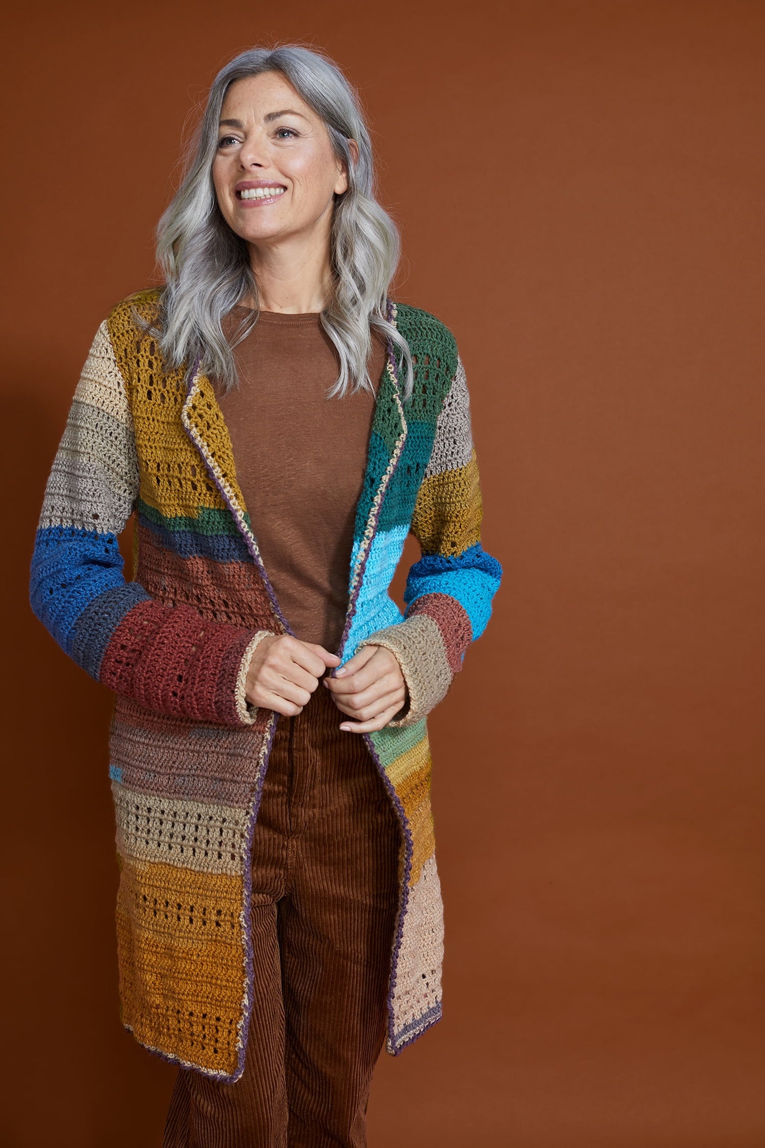 Lion Brand Yarn Mandala Groot Self-Striping Light Acrylic Multi-color Yarn