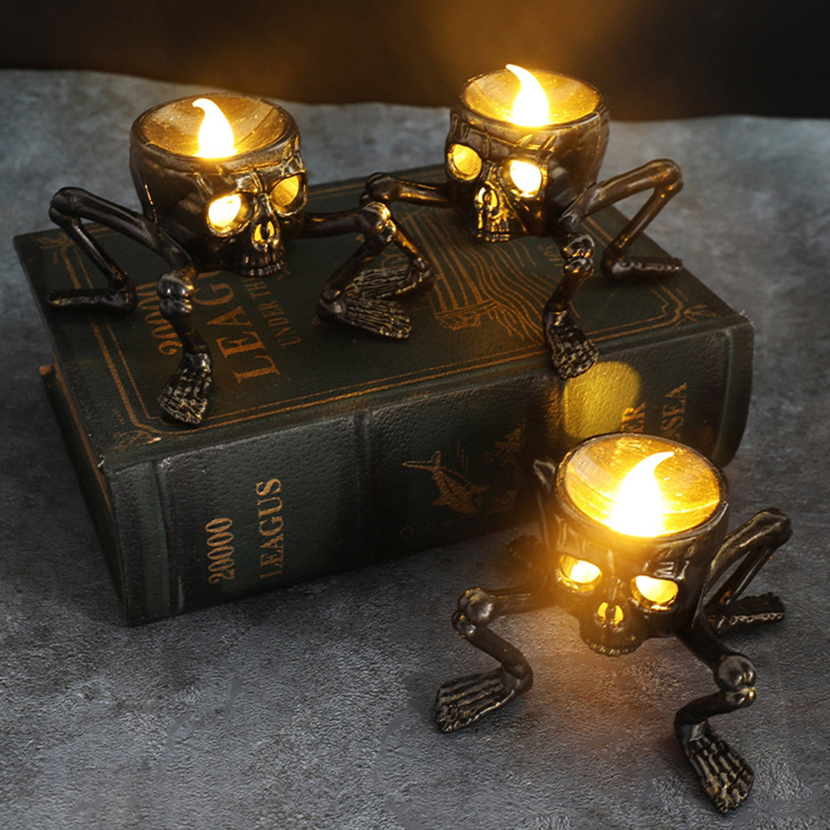 Elainilye Halloween Decorations Indoor Outdoor, LED Flameless Skull Candle Lamp, Battery Operated Halloween Decorations for Home Table Indoor Party Decor, Black