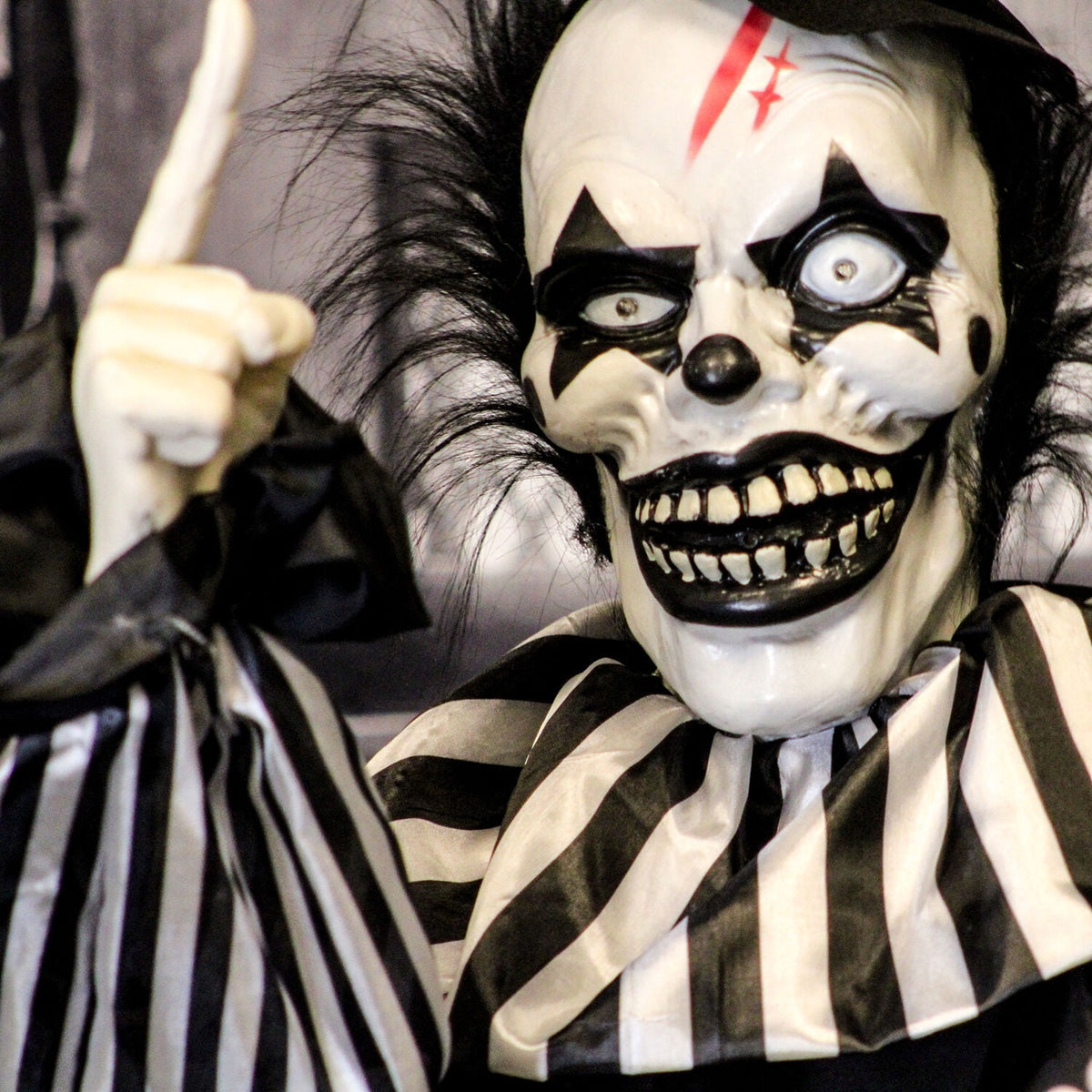 Haunted Hill Farm 1.8 ft Groundbreaker Clown-Vile, Halloween Decoration, Multi-Color, HHFJCLOWN-2LSA