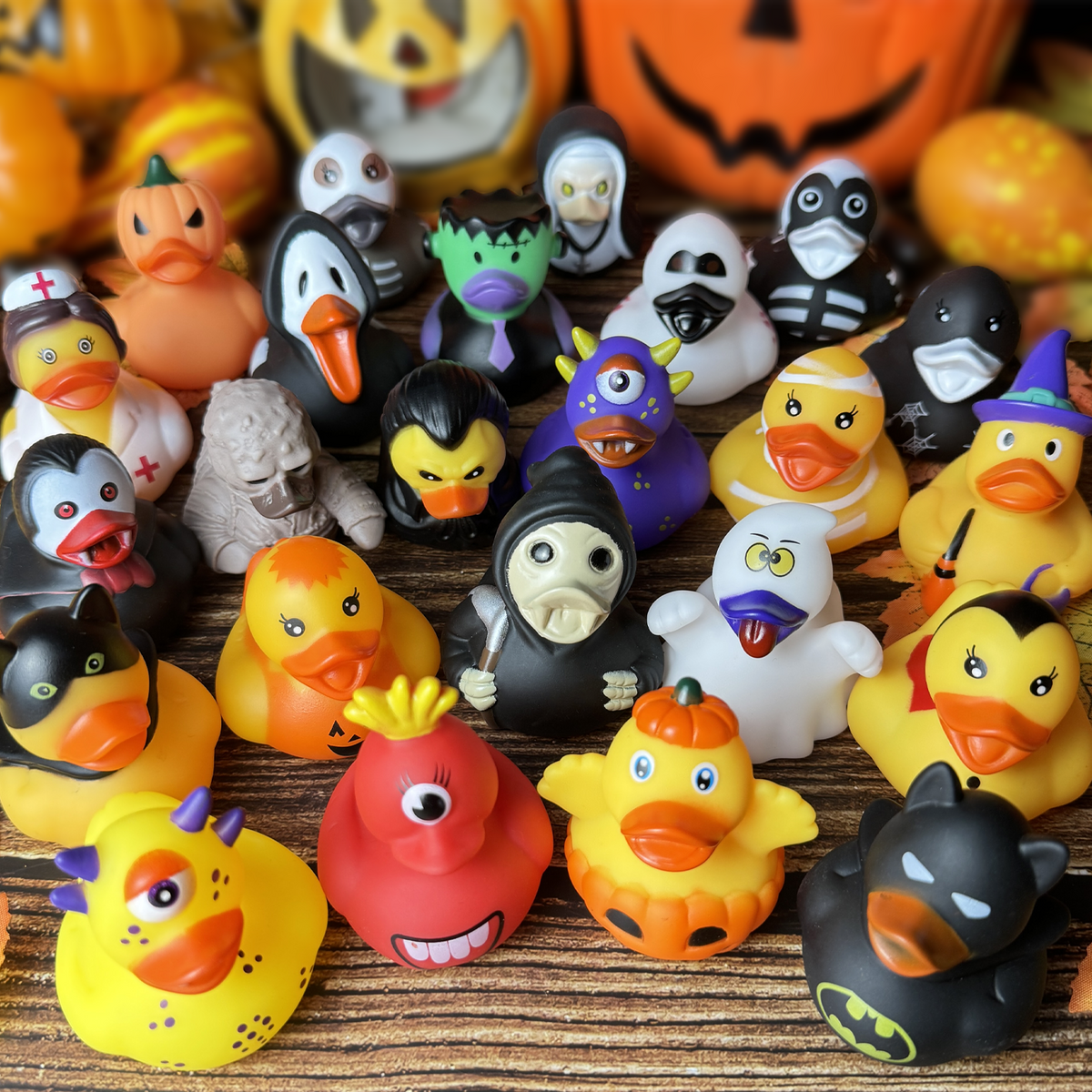 24 PCS Halloween Rubber Ducks Party Favors Toys for Jeeps Ducking Trick or Treat Supplies Goodie Bag Fillers, Halloween Themed Bathtub Toys