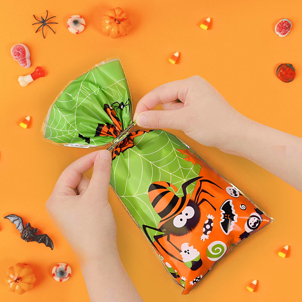 Qoosea 200 Pcs Halloween Treat Bags Halloween Cellophane Candy Bags Spider Web Bat Ghost Pumpkin Gift Bags with 200 Twist Ties Kids Party Candy Bags for Halloween Party Supplies