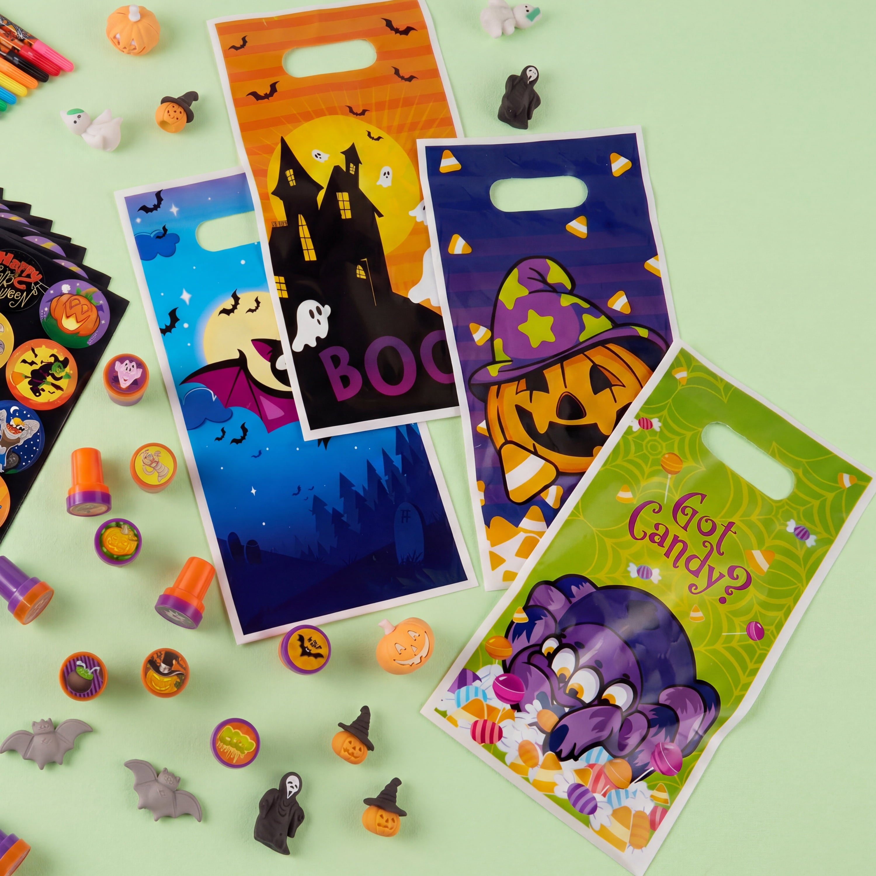 Joyfy 192 Pcs Halloween Stationery Set, Halloween Markers Rulers Stickers Erasers Stamps Notebooks Bags Party Favors,Halloween Trick or Treat Bags,Halloween Gifts for Kids,Classroom Favors
