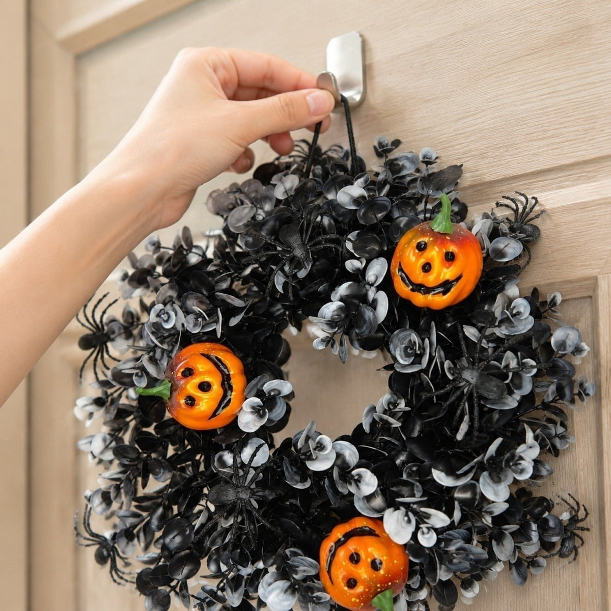 Boovnll Halloween Wreath, 18" Horror & Novelty Handmade Black Twig Glitter Bats Halloween Wreaths for Front Door Fireplace Wall Porch Party Decor, Halloween Decorations