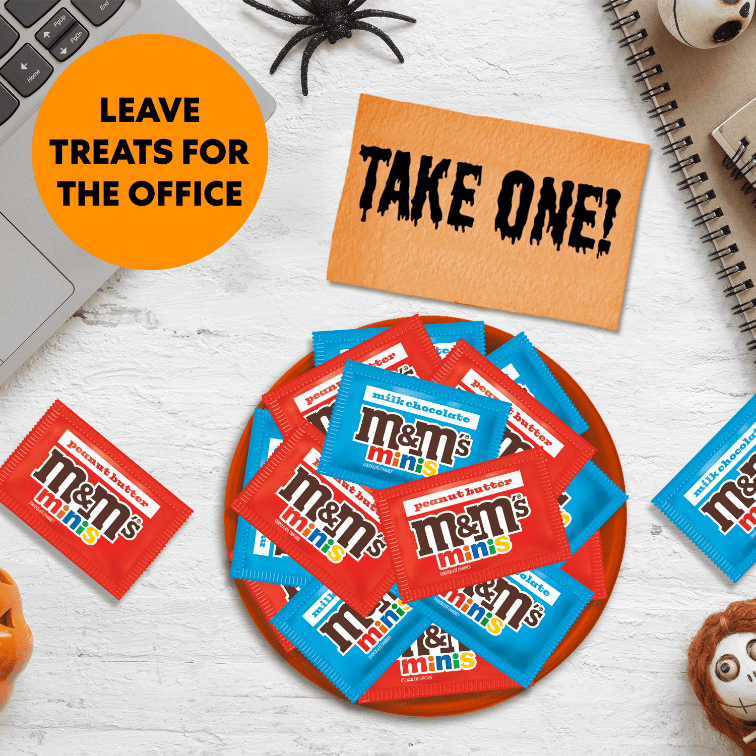 M&M's Minis Fun Size Chocolate Halloween Candy Variety pack, Party Size - 17.67 oz Bulk Bag