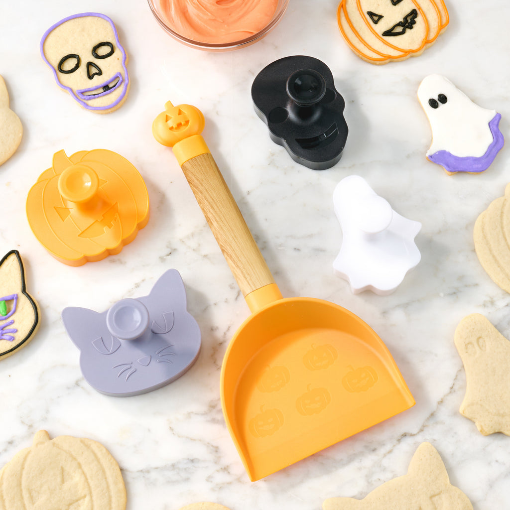 Way To Celebrate Cookie Turner with 4 Cookie Cutters with Stamps. Orange, Purple, Black and White