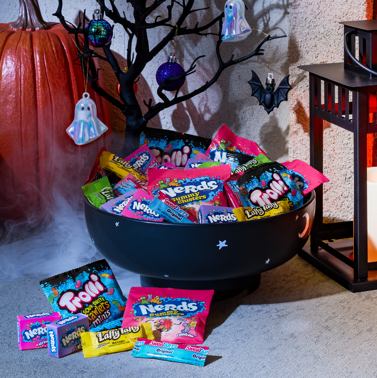 Nerds Core Winners Halloween Trick-or-Treat Variety Bag, NERDS Gummy Clusters, SweeTARTS, Trolli, Laffy Taffy, and NERDS Original, 180 Pieces, 59.76 Ounces