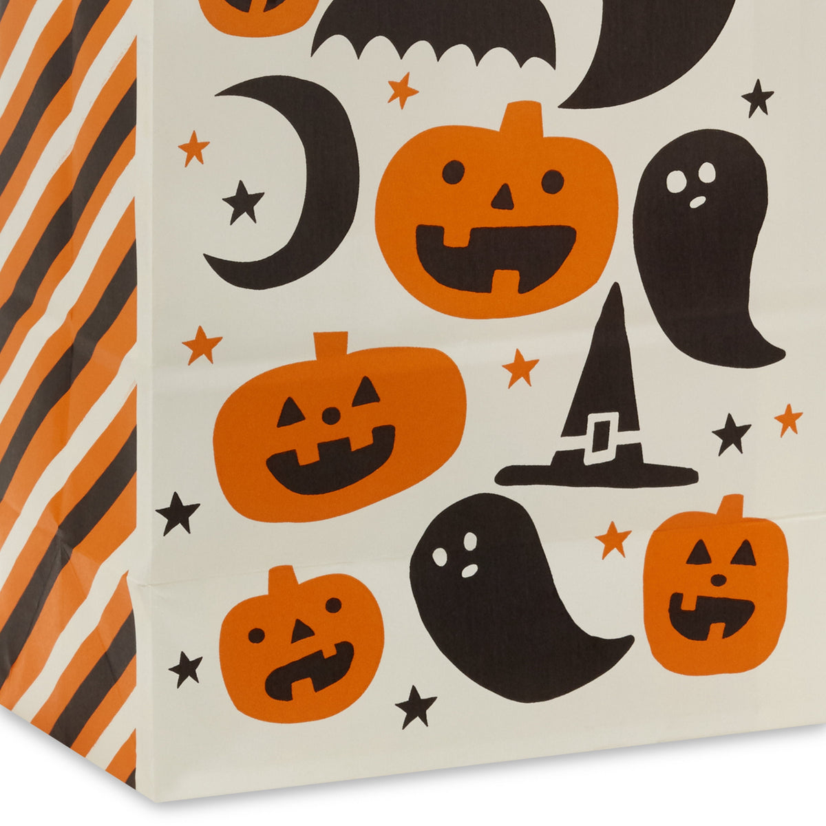 Hallmark Medium Halloween Gift Bag (Pumpkins, Ghosts and Bats), 1 Count